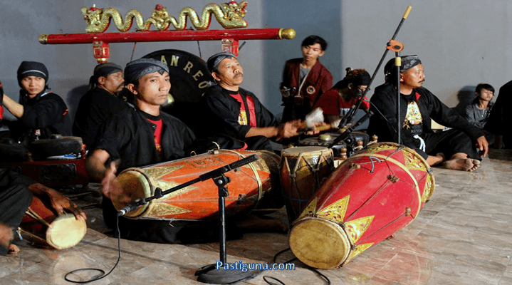 alat musik tradisional kendang jawa timur