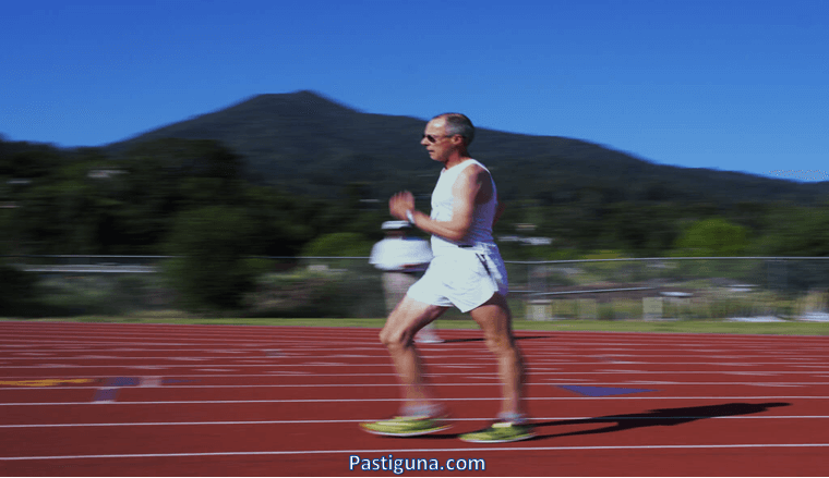 Seorang atlet lari akan terkena diskualifikasi apabila melakukan kesalahan start sebanyak