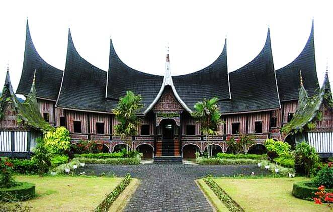 rumah adat sumatera